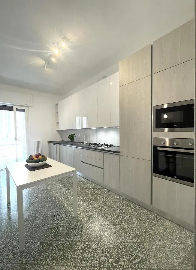 Easystay Bari Apartment 0*,  Italy