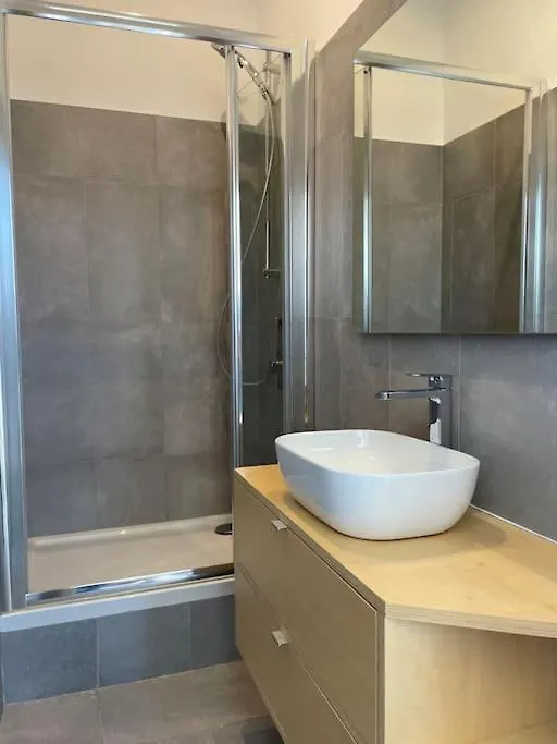 Easystay Bari Apartment 0*,
